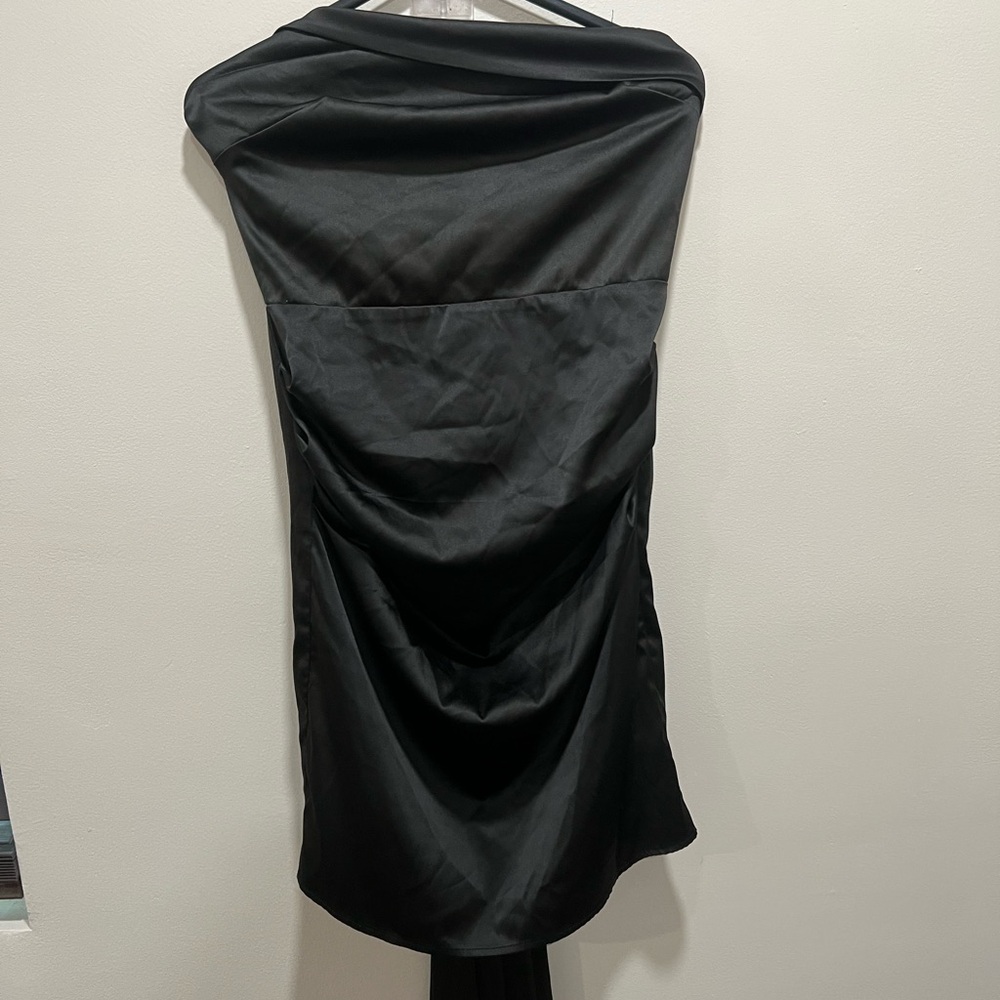 Chic Black Strapless Dress
